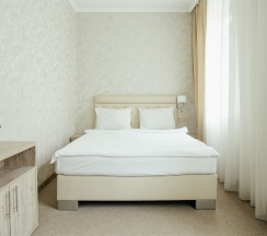 Стандарт улучшенный без балкона вид на парк в Кавказ