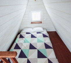 Двухместный коттедж Comfort с красивым видом из окна двуспальная кровать в Papino village