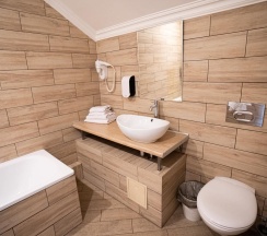 Номер делюкс (мансарда) в Art villa