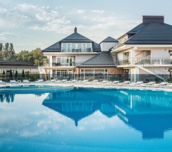 Люкс "Comfort" с видом на БАССЕЙН 2-комнатный в Villaggio