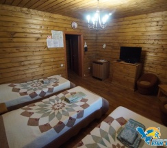 Трёхместный номер Standard с балконом в Фиш-клуб