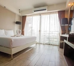 Двухместный номер Deluxe двуспальная кровать в Inn Place Serviced Residence