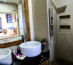 Семейный номер Deluxe в Отель Royal Beach Boutique Resort & Spa