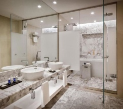 Двухместный семейный номер Deluxe с видом на море 2 отдельные кровати в Intourist Hotel Baku