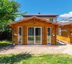 4-местное бунгало стандарт с 1 двуспальной кроватью в У Черноморья