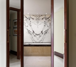 Номер Премьер Кинг в Four Seasons Hotel Moscow