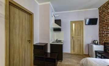 Гостевой дом № 3 , комната 15, стандартная трехместная в Цинцкаро