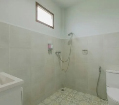Бунгало с балконом в Kataonsea Bungalows