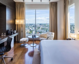 Двухместный номер Kids двуспальная кровать в Swissotel Таллин