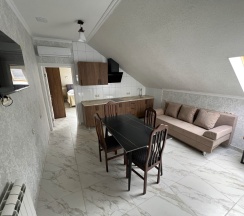 Апартаменты четырехместные в Заповедная 15А