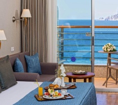 Двухместный номер Standard с частичным видом на море двуспальная кровать в Grand Kaptan Hotel - All Inclusive