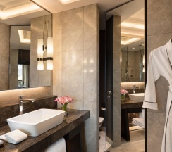 Двухместный номер Executive с балконом двуспальная кровать в Siam Kempinski Hotel Bangkok