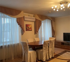 Deluxe Suite , гостиная +спальня в Дом иностранных специалистов
