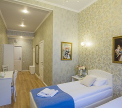 Комфорт с кондиционером (до 3-х человек, номер 1-й категории) в Catherine Art Hotel