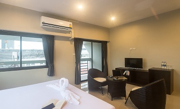 Трёхместный номер Deluxe с видом на город в Green Leaf Hostel
