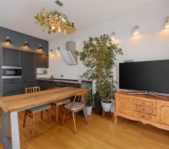 Стильные апартаменты в Панорама парк