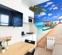 1-комнатные апартаменты эконом с 1 двуспальной кроватью (без окна) в Prim Rooms Apt Apartments (Прим Румс Апт Апартментс)