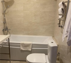 Двухместный номер с 1 кроватью или 2 отдельными кроватями в Happy Inn