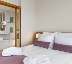 Номер Suite с двуспальной кроватью и диваном в Novotel Санкт-Петербург Центр