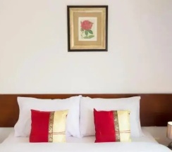 Двухместный номер с балконом двуспальная кровать в Nouveau Guesthouse