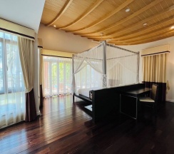 Вилла рядом с пляжем в Amatapura Beach Villa 12