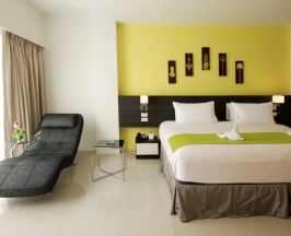 Двухместное Pent View с балконом двуспальная кровать в The Lantern Resorts Patong