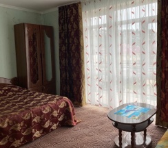 Четырёхместный номер Standard с балконом в Удача