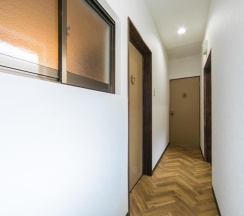 Коттедж с 5 комнатами в Nao's House USJ