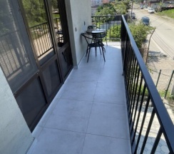 Двухместный люкс с балконом и с видом на город двуспальная кровать в Maximus