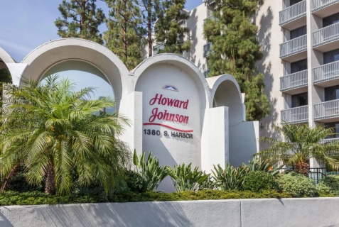 Анахайм: Отель Howard Johnson by Wyndham Anaheim Hotel and Water Playground