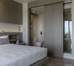 Одноместный номер Standard с видом на океан двуспальная кровать в Hotel Ikon Phuket