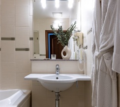 Полулюкс в Голден отель