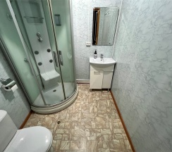 Четырехместный номер с собственной ванной комнатой в Кругозор 2