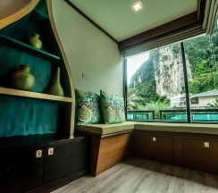 Полулюкс в Phi Phi Nice Beach Hotel Hip