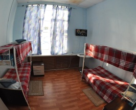 Кровать в 4-местном общем номере #11 в Наш