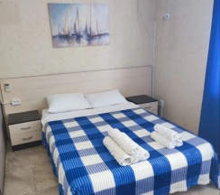 Семейный номер Superior с балконом и с видом на горы в Моряк