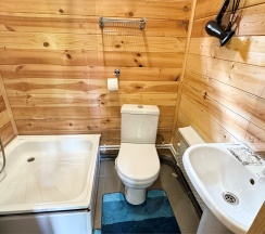 Шале 4. Четырёхместный номер комфорт с видом на горы в Белый волк