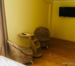 Номер полулюкс с 1 двуспальной кроватью (с завтраком) в Паруса