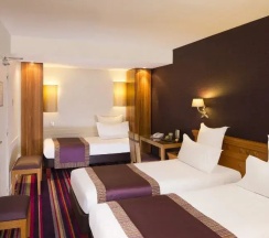 Пятиместный номер 2 Adjacent в Hotel Mondial