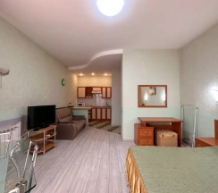 Двухместные апартаменты с 1 комнатой с балконом (двуспальная кровать) в Holiday