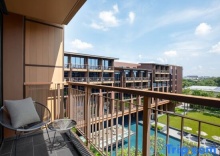 Двухместный номер Deluxe с балконом в Courtyard by Marriott Bangkok Suvarnabhumi Airport