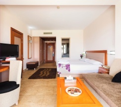 Номер Superior с частичным видом на море в Barceló Tiran Sharm