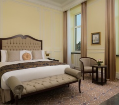Полулюкс с видом  на Исаакиевскую площадь в Lotte hotel St.Petersburg