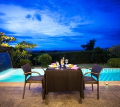 Двухместная вилла с видом на горы двуспальная кровать в The Private Pool Villas at Civilai Hill Khao Yai