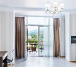 cемейный с балконом и видом на море в GG hotel