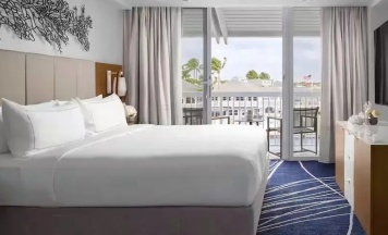 Harbor Villa с балконом в Hilton Fort Lauderdale Marina