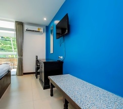 Номер Deluxe с красивым видом из окна в Kata Tranquil Villa