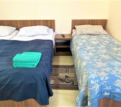 Трехместный стандартный номер (основной корпус) в Ирбис