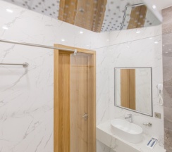 Двухместный номер Стандарт с видом на море двуспальная кровать в Афалина