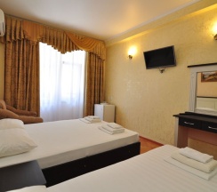 Трёхместный номер Comfort с балконом в Hellas
